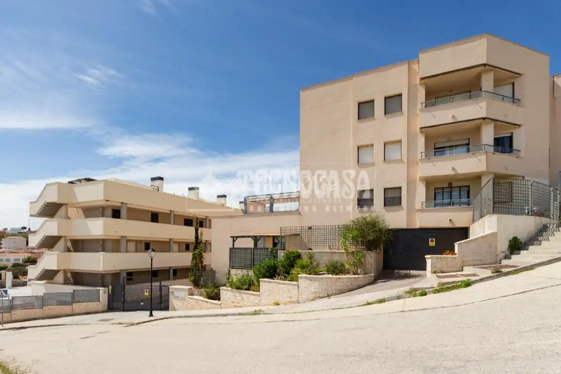 Vista exterior de Pis en venda en Vélez-Málaga amb Aire condicionat, Terrassa i Piscina comunitària
