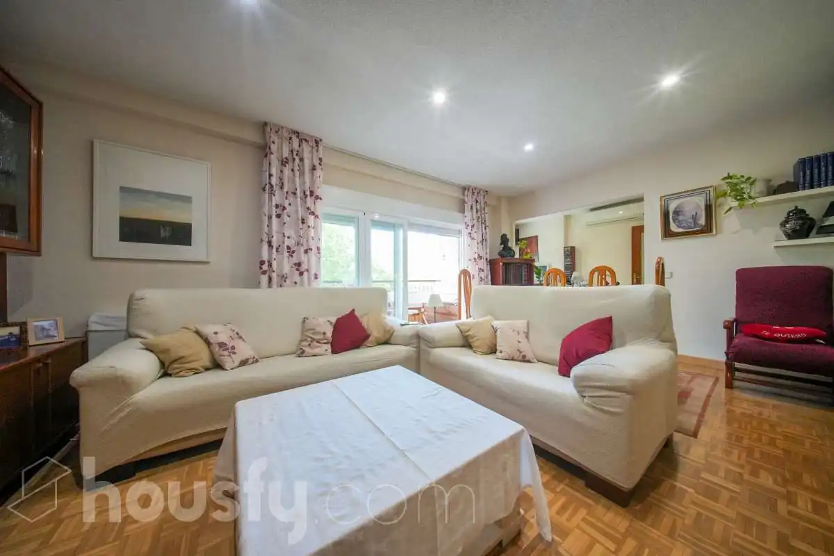 Piso con terraza en venta en Calle Cervantes ., imagen 2