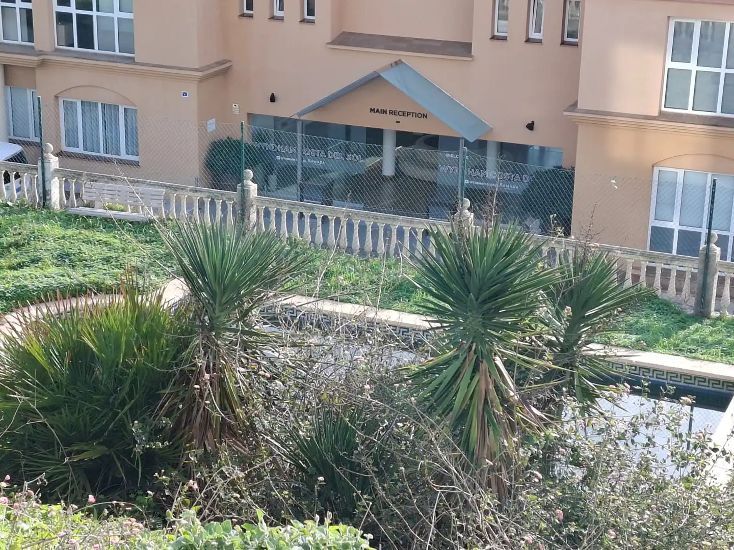Vista exterior de Casa o xalet en venda en Mijas amb Aire condicionat, Calefacció i Jardí privat