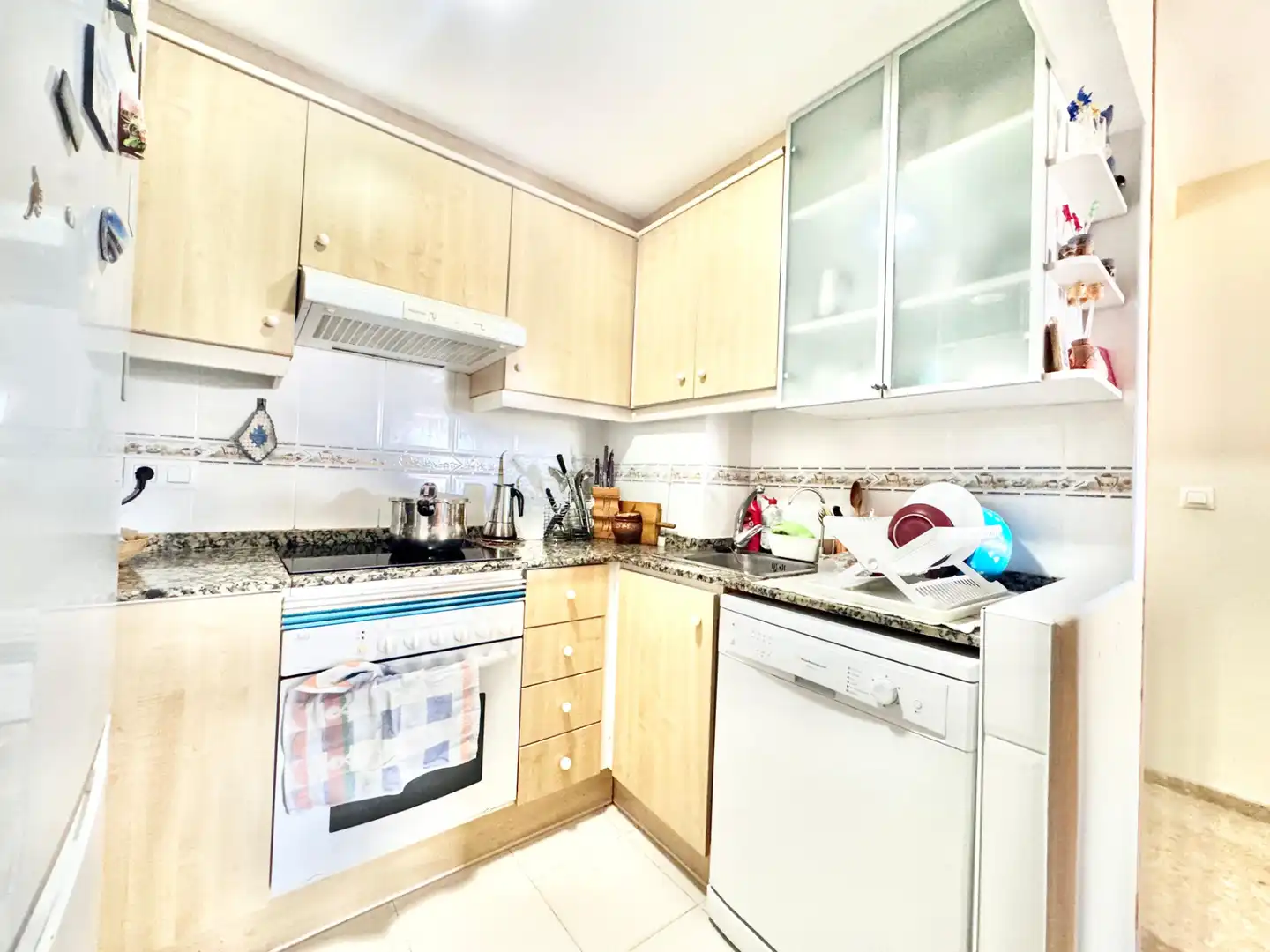 Cuina de Apartament de lloguer en Canet d'En Berenguer amb Aire condicionat, Terrassa i Moblat