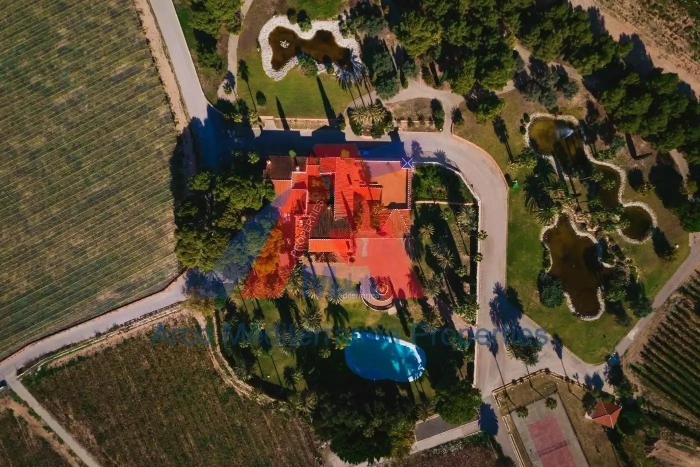 Country house zum Verkauf in Novelda mit Klimaanlage, Heizung und Privatgarten