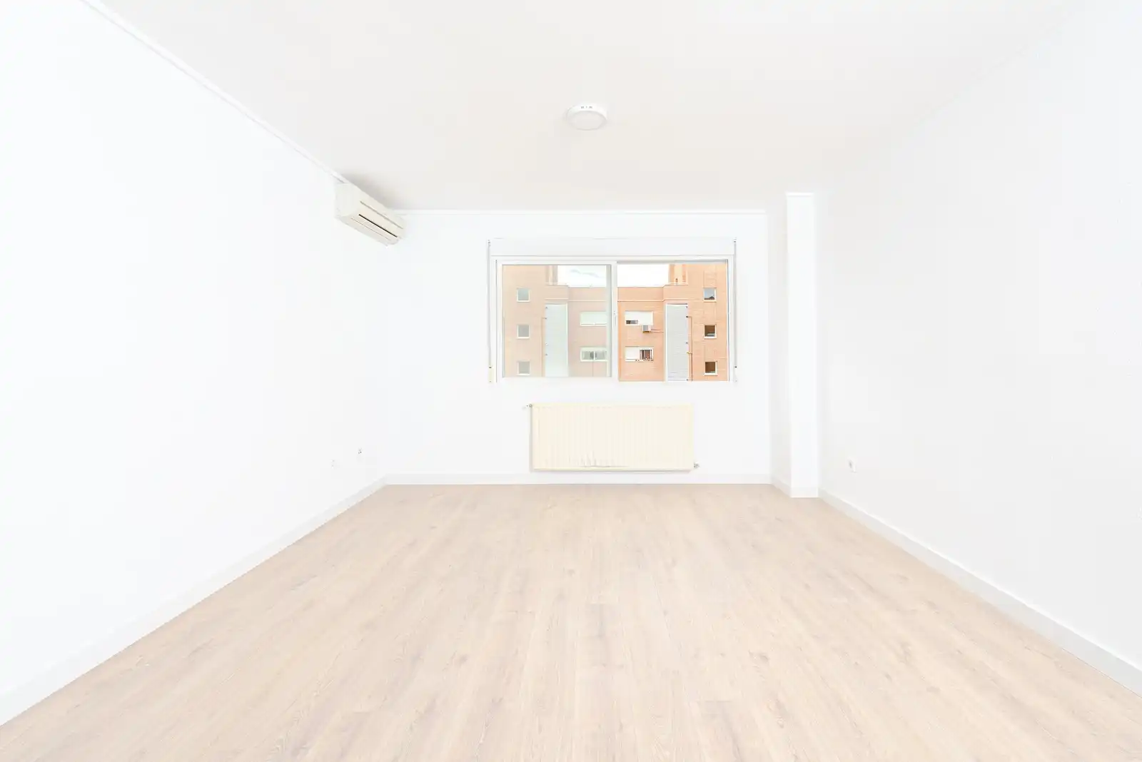 Living room of Flat for sale in Toledo  with Storage room