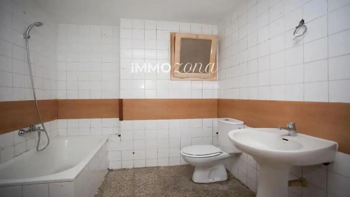 Bany de Apartament en venda en Centre