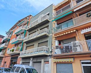 Vista exterior de Edifici en venda en Sabadell