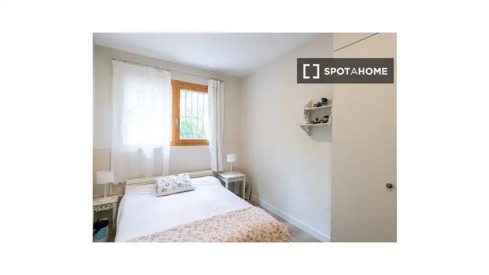 Schlafzimmer von Wohnung zur untervermieten in Barcelona mit Klimaanlage, Terrasse und Möbliert
