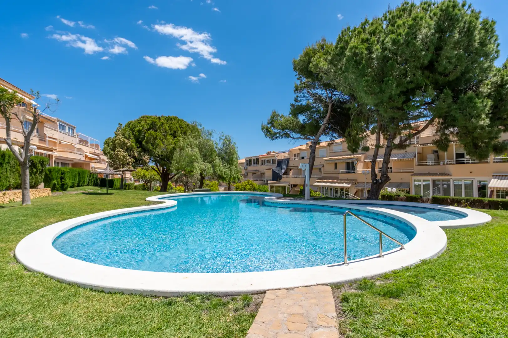 Piscina de Casa adosada en venda en Alicante / Alacant amb Aire condicionat, Calefacció i Terrassa