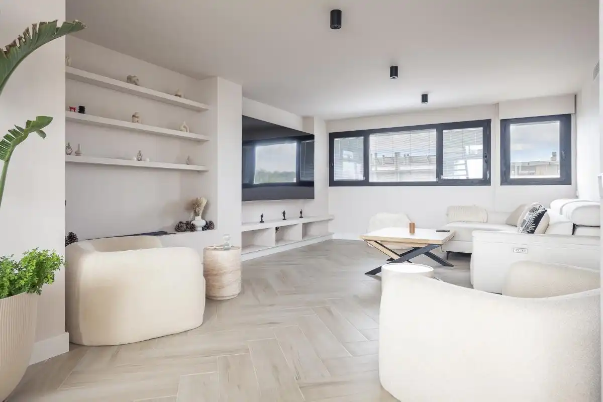 Sala d'estar de Àtic en venda en Majadahonda amb Aire condicionat, Calefacció i Jardí privat