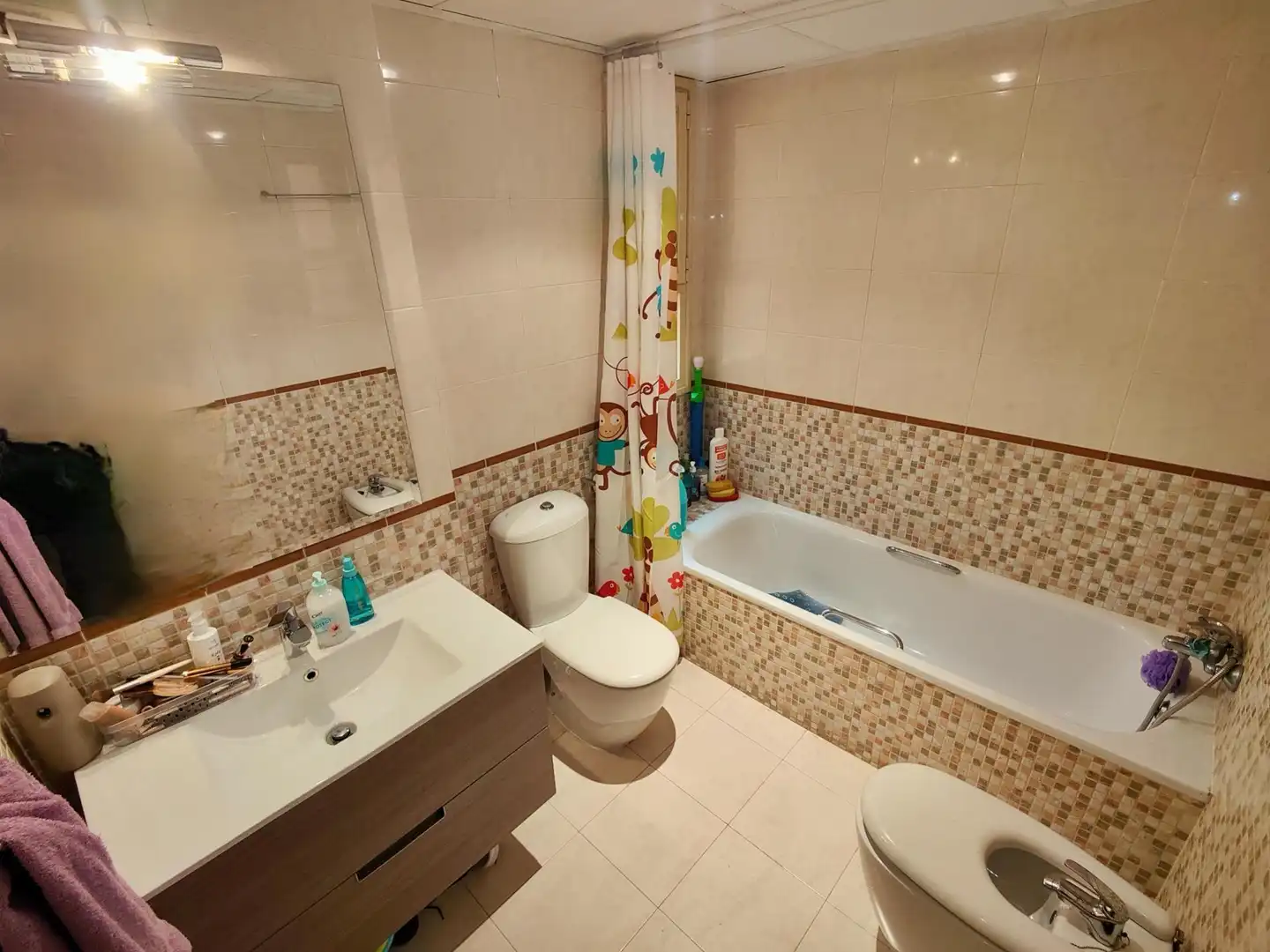 Badezimmer von Wohnung zum Verkauf in Valdemoro mit Klimaanlage, Parkett und Abstellraum