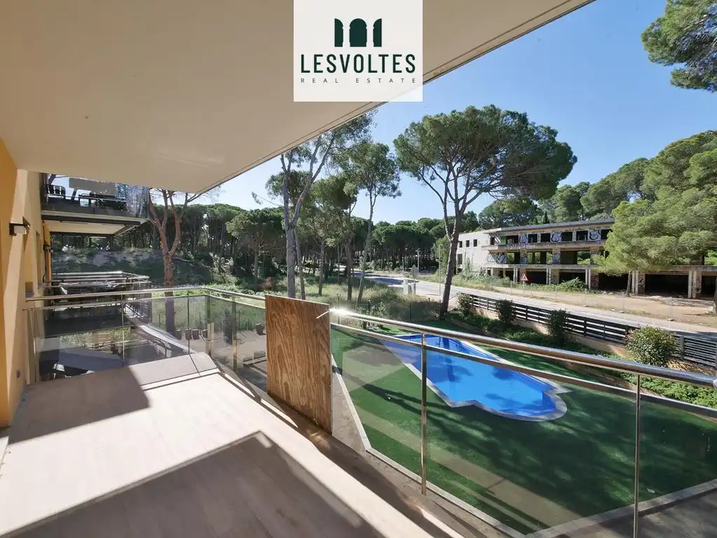 Vista exterior de Piso en venta en Pals con Calefacción, Parquet y Terraza