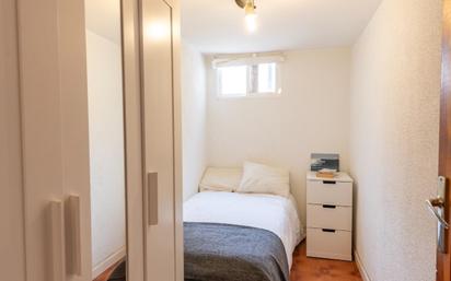 Bedroom of Attic for sale in  Madrid Capital  with Air Conditioner, Heating and Terrace