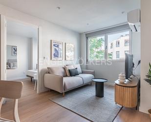 Sala d'estar de Apartament de lloguer en  Madrid Capital amb Aire condicionat