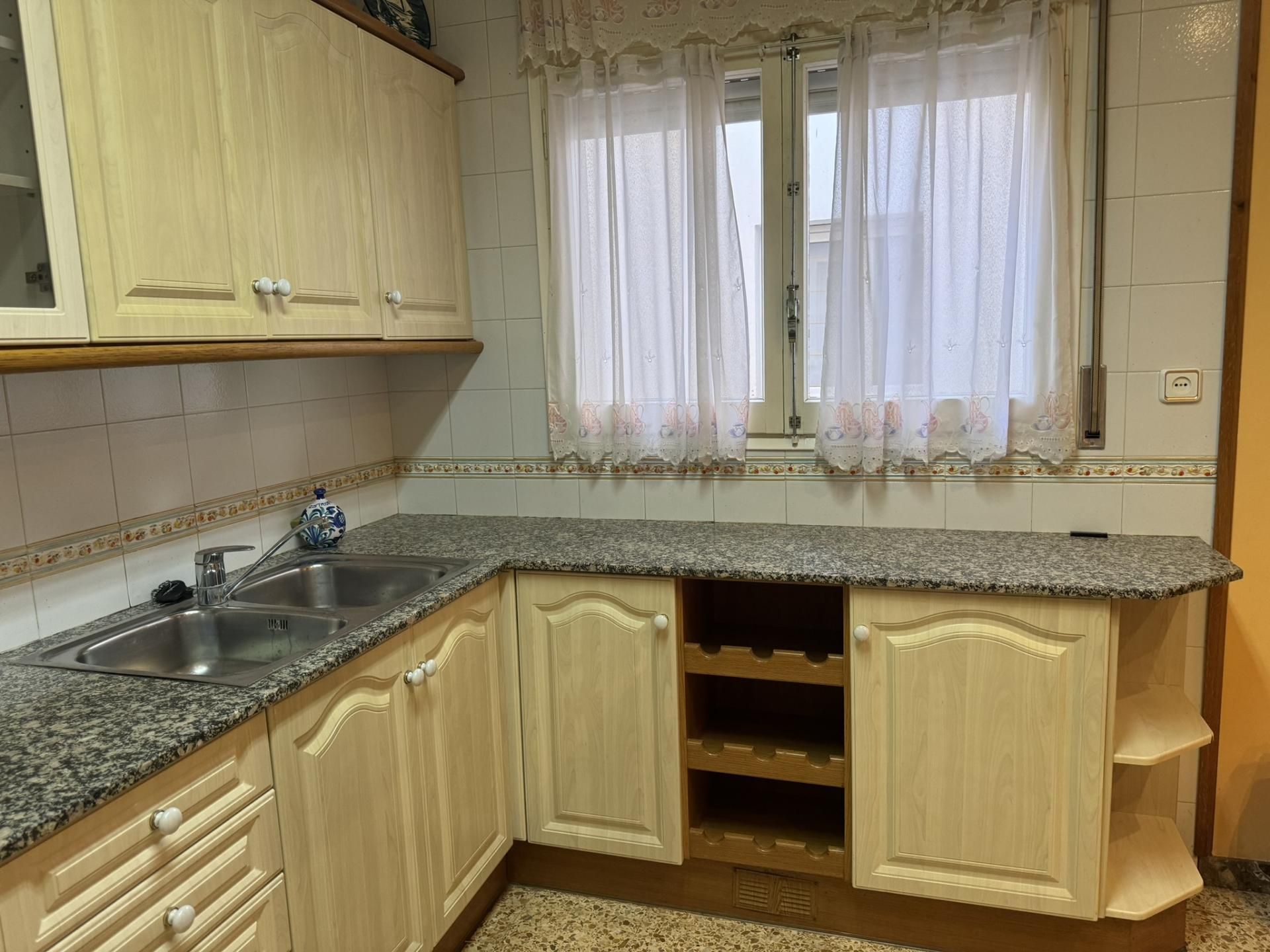 Kitchen of Flat for sale in Torà  with Heating, Furnished and Oven