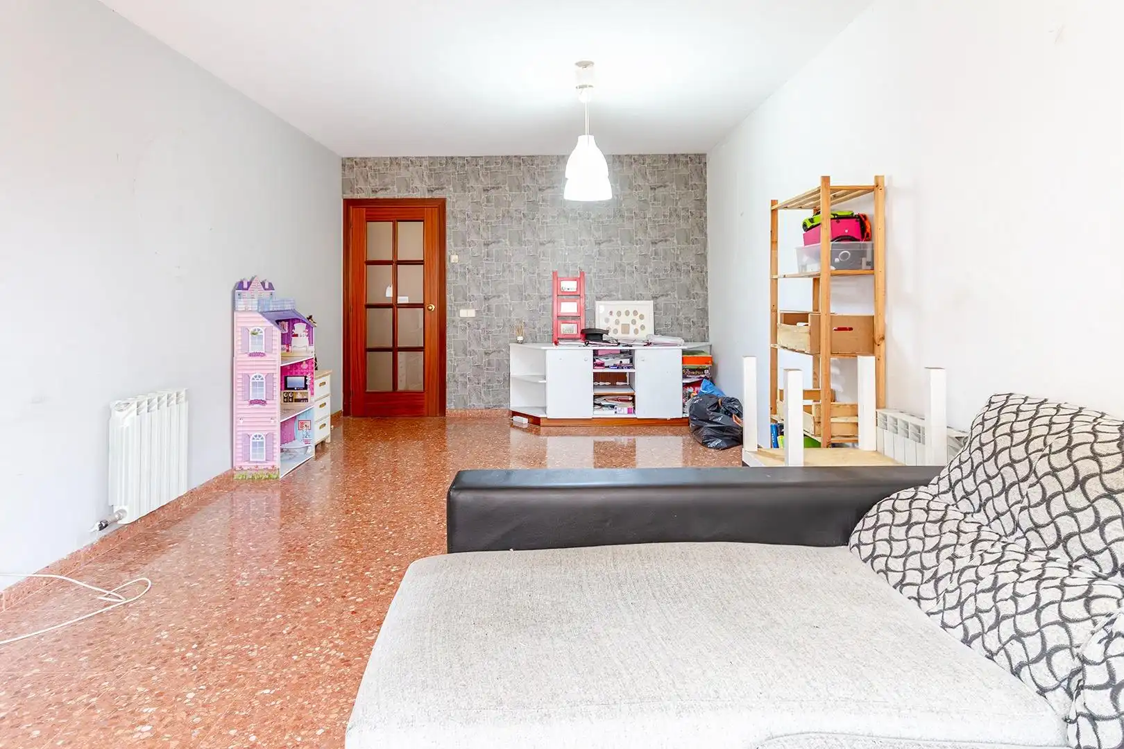 Living room of Flat for sale in Viladecans  with Heating, Terrace and Balcony