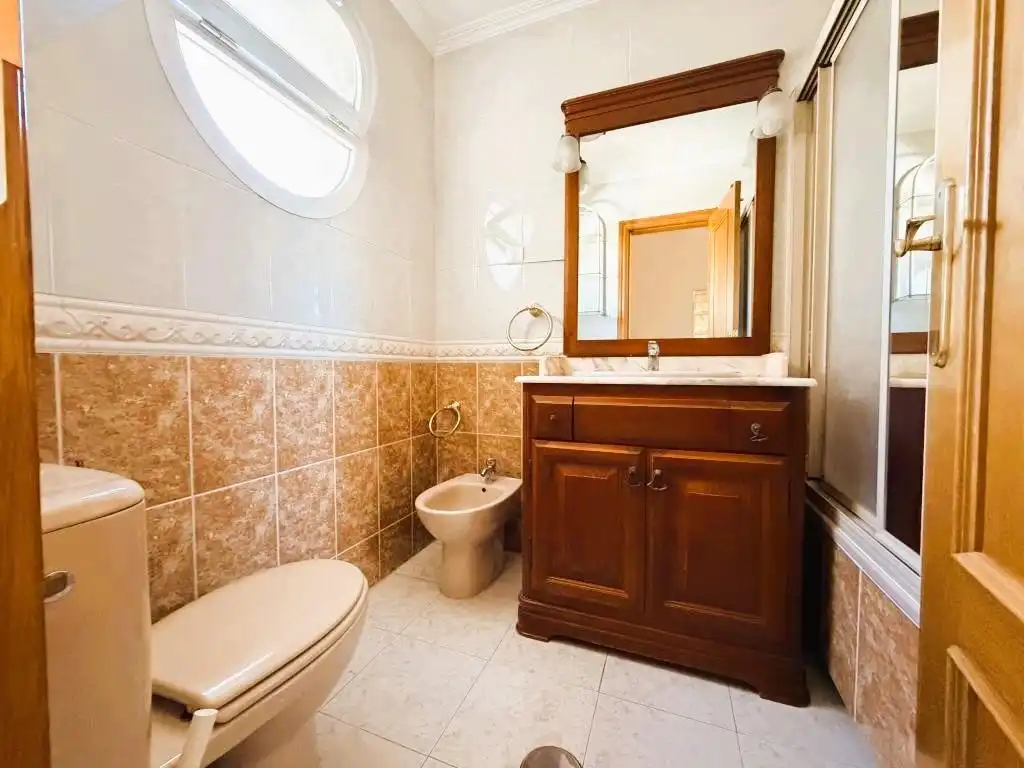 Bathroom of Detached homes for sale in Málaga  with Air Conditioner, Private garden and Terrace