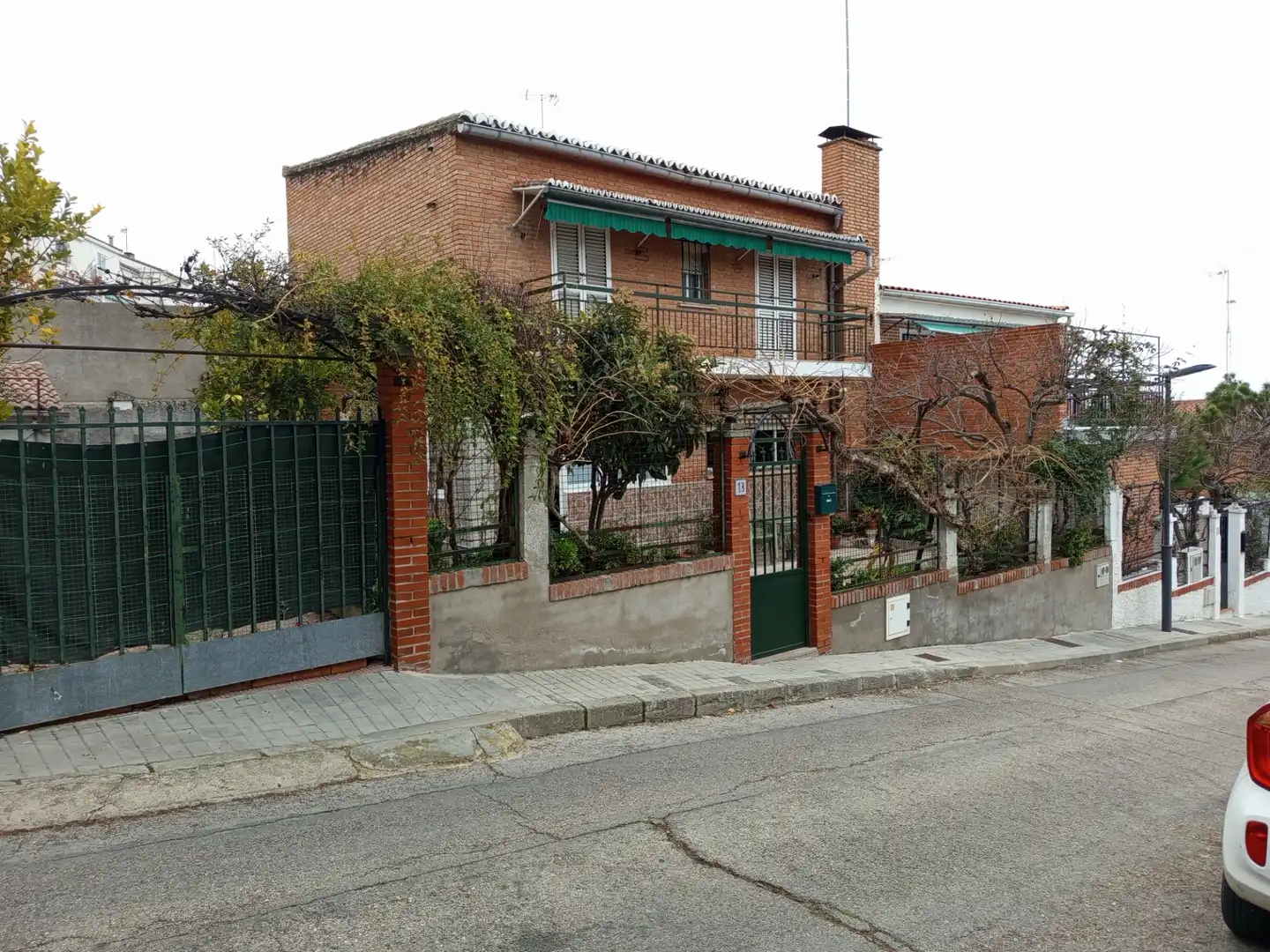 Vista exterior de Casa o xalet en venda en Navalcarnero amb Aire condicionat, Calefacció i Jardí privat