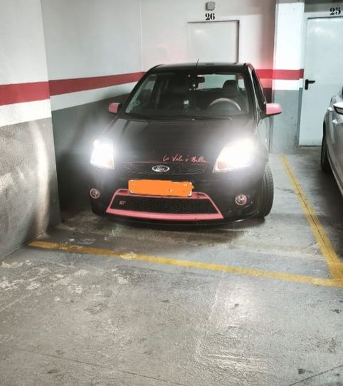 Foto 2 de Garaje de alquiler en Carrer de la Plana de Can Bertran, 29, Centre, Rubí