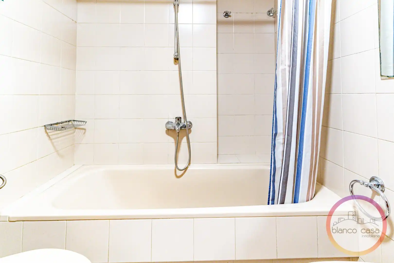 Bathroom of Flat for sale in Carballo  with Heating and Alarm