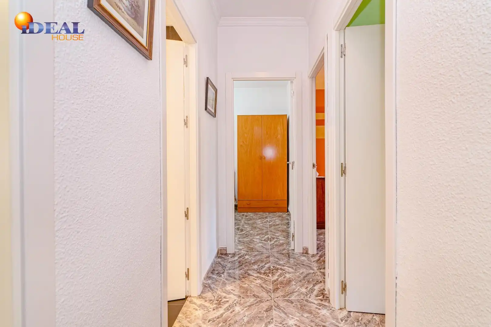 Casa adosada en venta en Loja