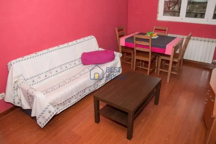 Sala de estar de Planta baja en venta en León Capital  con Calefacción, Parquet y Terraza