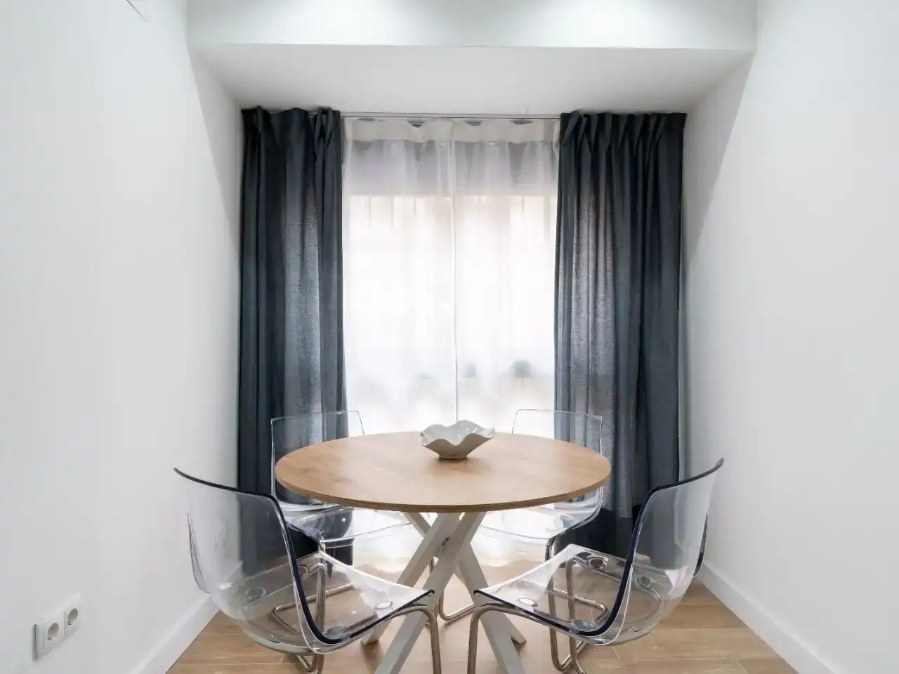Menjador de Apartament de lloguer en  Sevilla Capital amb Aire condicionat