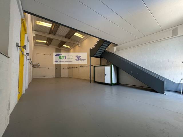 Nave industrial en Alquiler en CALLE AJEDREA  en Cartuja Baja