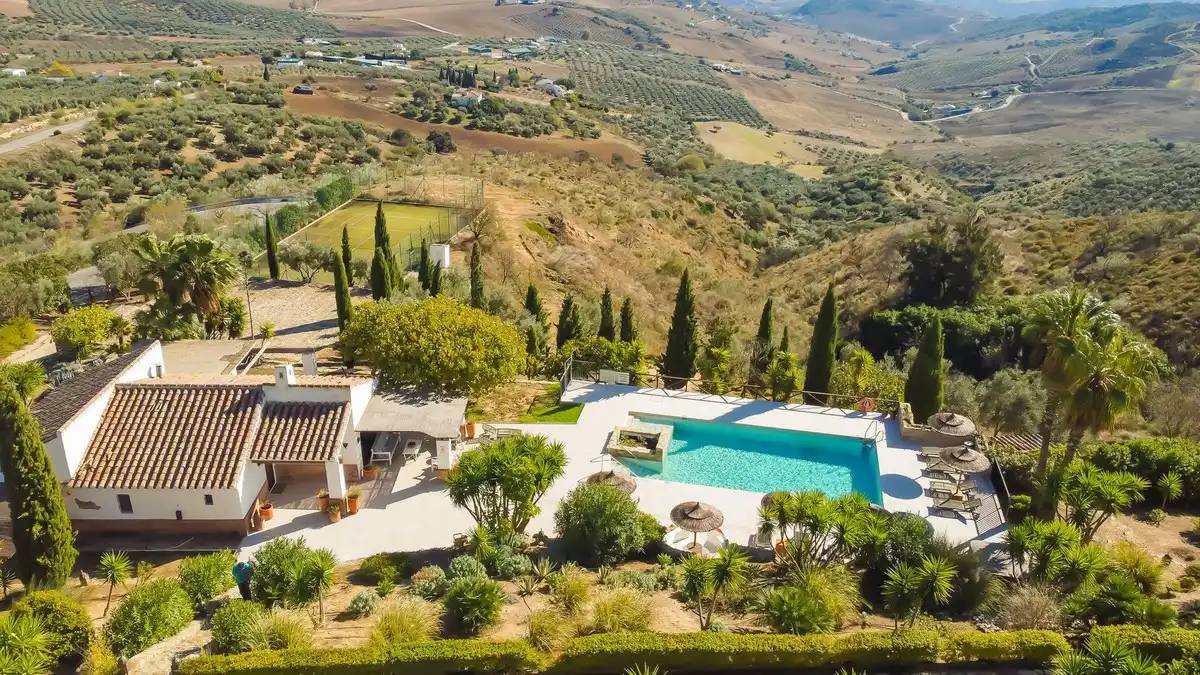 Vista exterior de Finca rústica en venda en Villanueva de la Concepción amb Aire condicionat, Jardí privat i Terrassa