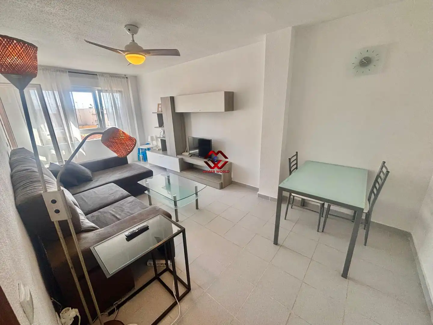 Sala de estar de Apartamento en venta en San Pedro del Pinatar con Aire acondicionado, Calefacción y Amueblado