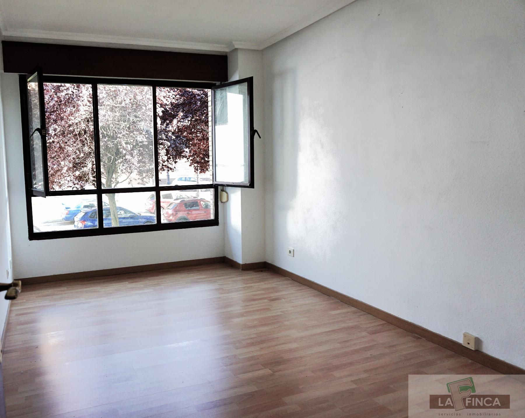 Office for sale in Milán - Pumarín