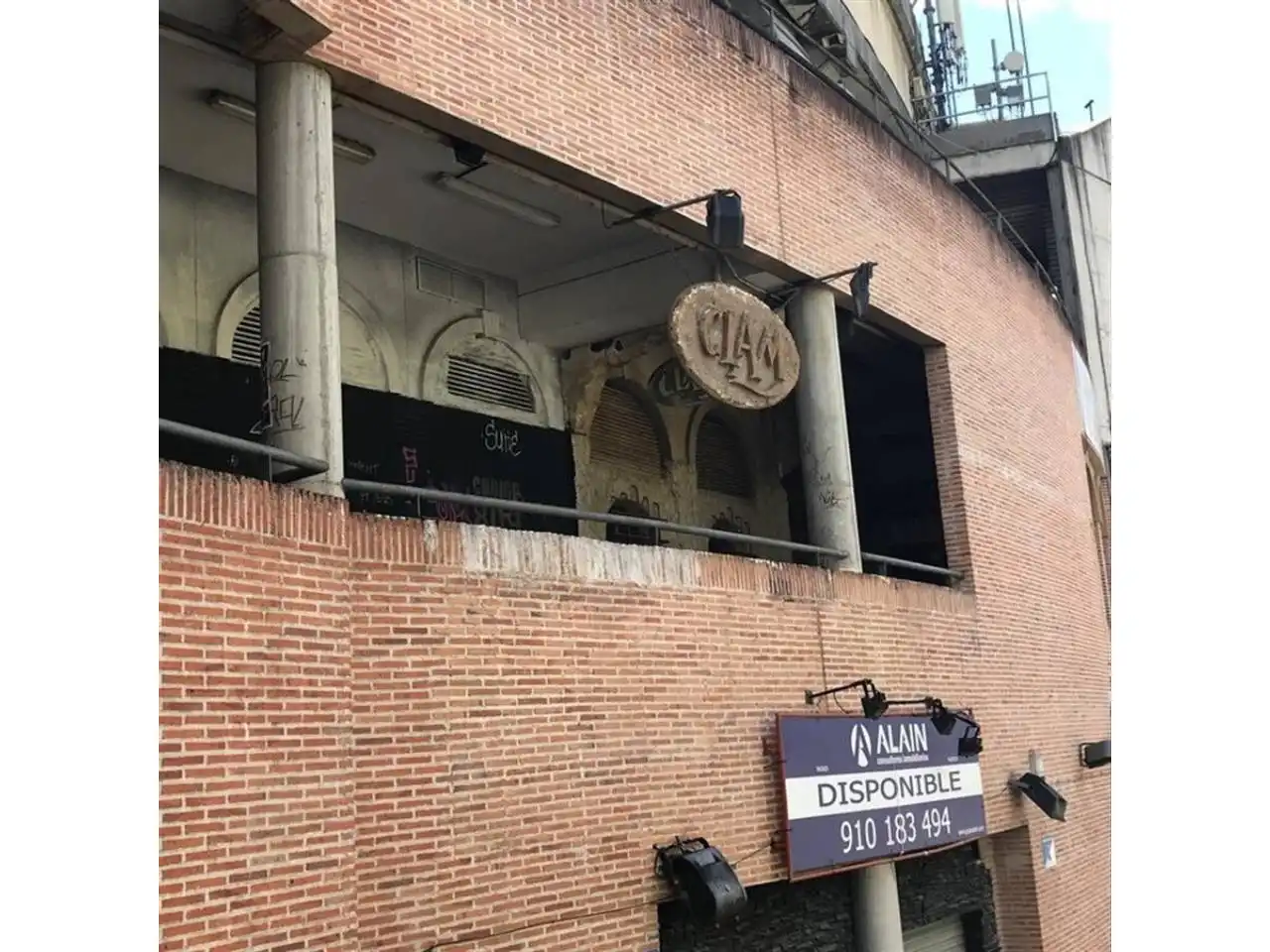 Exterior view of Commercial properties for sale in Leganés