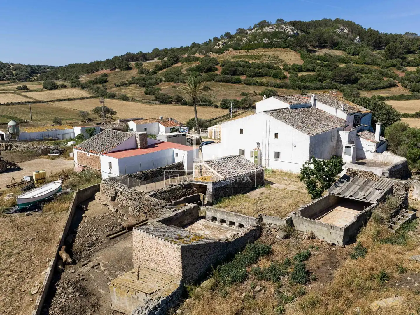 Vista exterior de Finca rústica en venda en Ciutadella de Menorca amb Jardí privat i Traster
