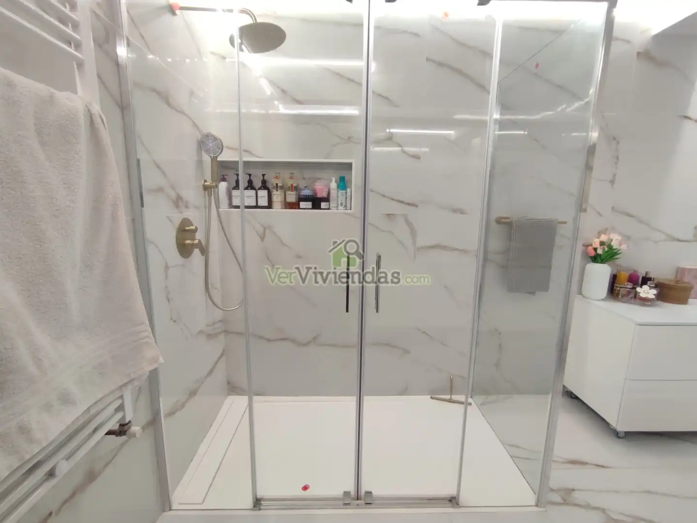 Bathroom of Houses for sale in Vallirana, Barcelona