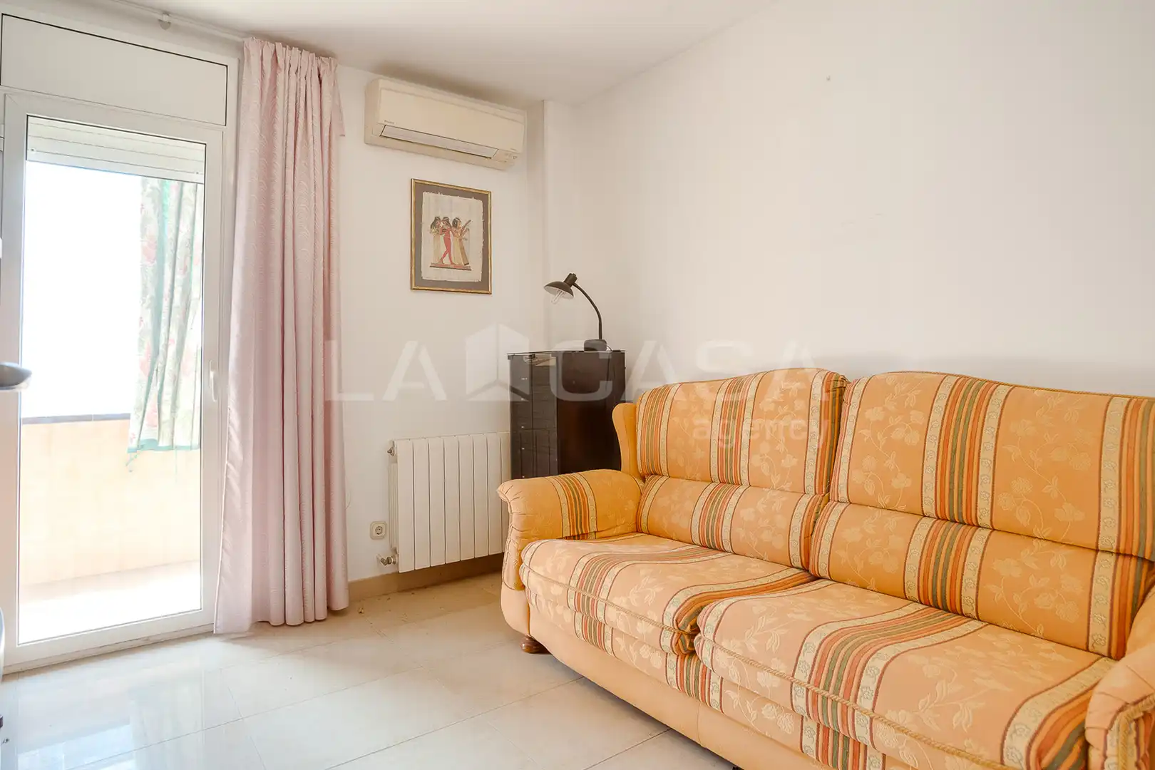 Sala de estar de Piso en venta en Cornellà de Llobregat con Calefacción y Balcón