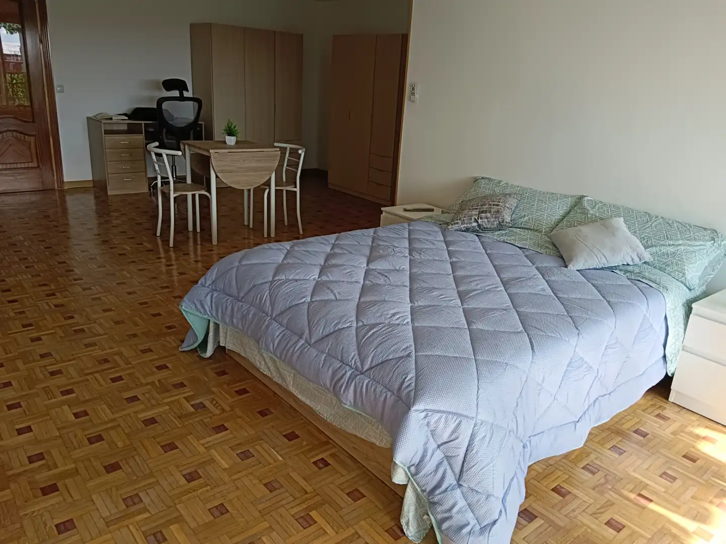 Habitación en Calle Pintor Velazquez, Norte - Universidad