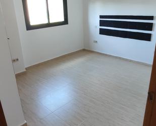 Flat for sale in Parla  with Heating, Storage room and Oven