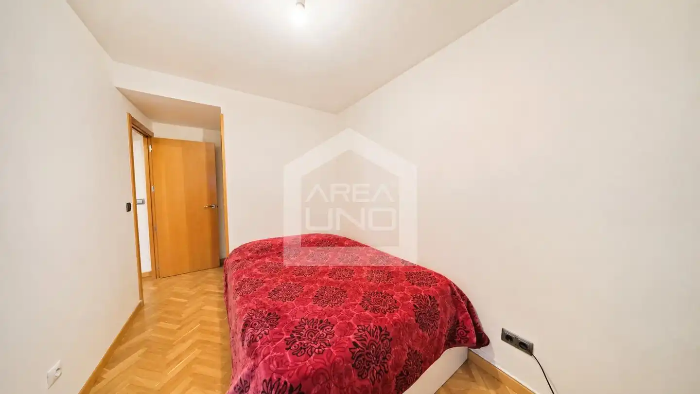 Bedroom of Flat for sale in Alcorcón  with Air Conditioner, Heating and Parquet flooring