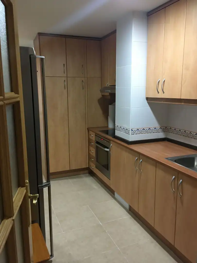 Küche von Wohnung zur Miete in Cedillo del Condado mit Heizung und Möbliert