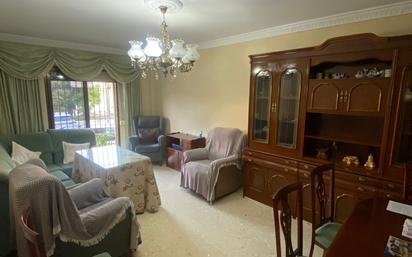 Living room of Flat for sale in Arcos de la Frontera  with Air Conditioner, Furnished and Oven