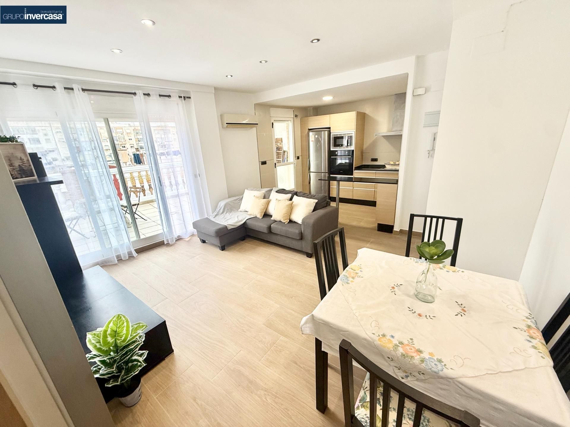 Vista exterior de Àtic en venda en Paterna amb Aire condicionat i Terrassa