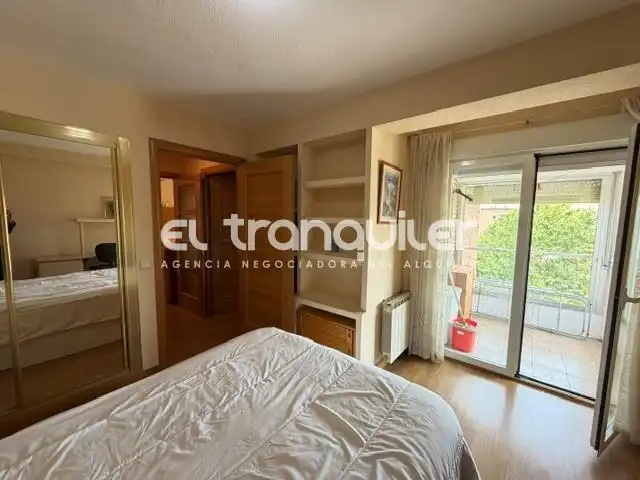 Dormitori de Pis de lloguer en Madrid amb Aire condicionat, Parquet i Terrassa