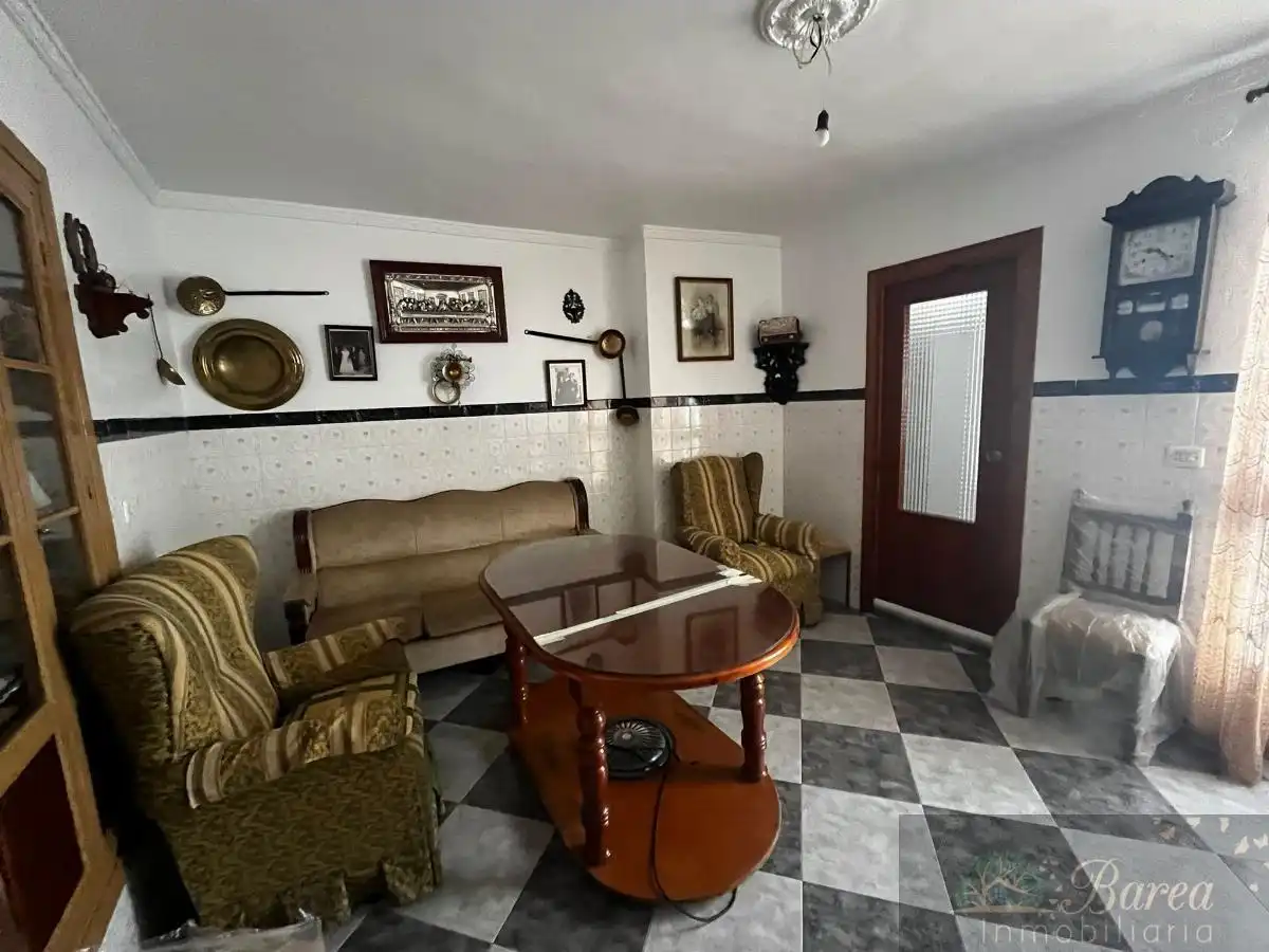 Casa con terraza en venta en Rute, imagen 3