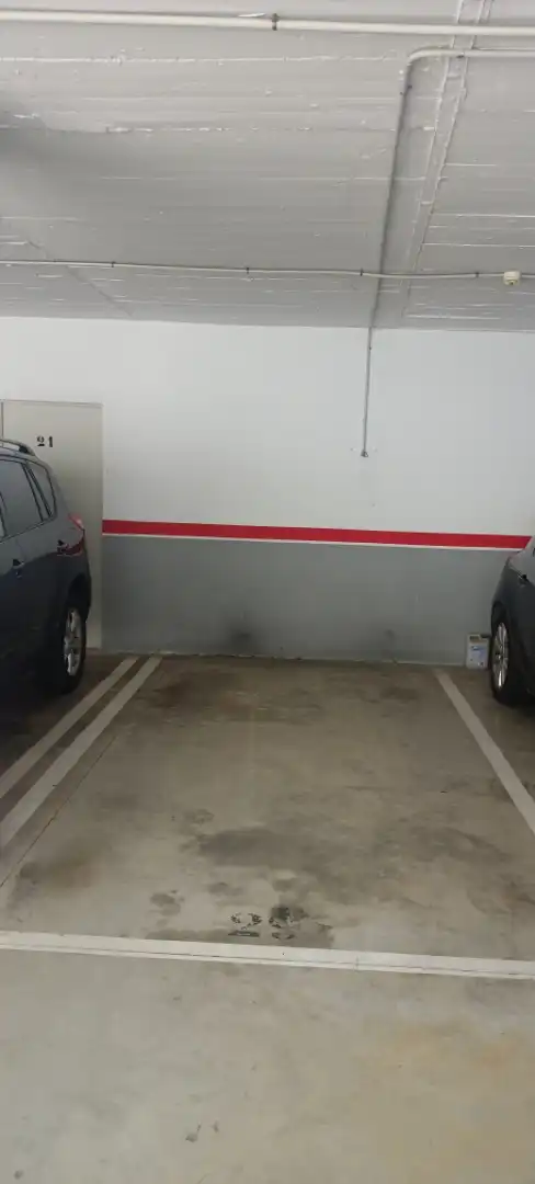 Parkplatz von Wohnung zum Verkauf in Santa Coloma de Gramenet mit Klimaanlage, Terrasse und Balkon