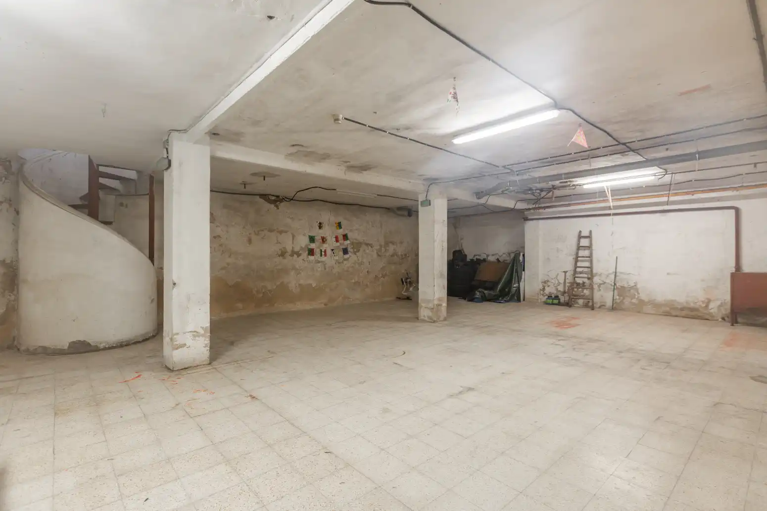 Commercial properties for sale in  Pamplona / Iruña  with Air Conditioner