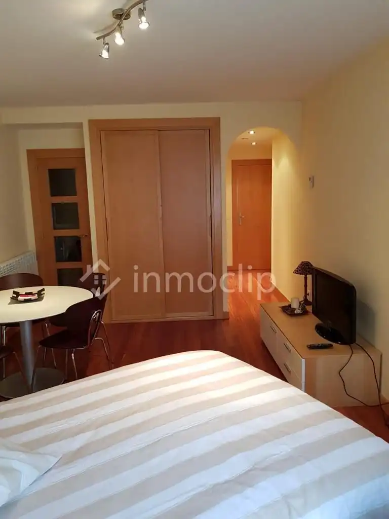 Bedroom of Study for rent in Salamanca  with Heating and Furnished