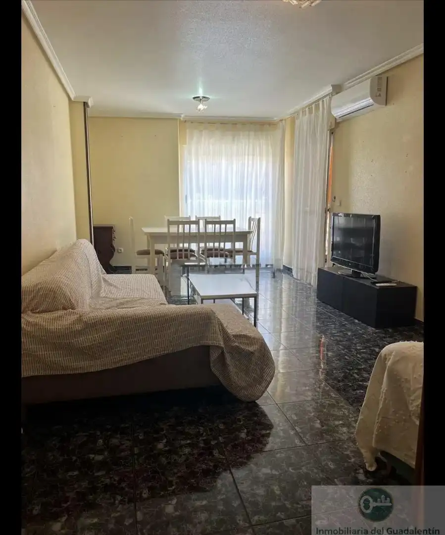 Sala de estar de Piso de alquiler en Águilas con Aire acondicionado y Balcón