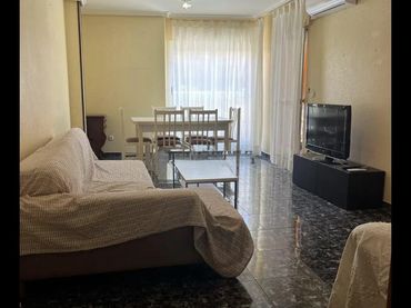 Flat with balcony to rent in Casco Antiguo