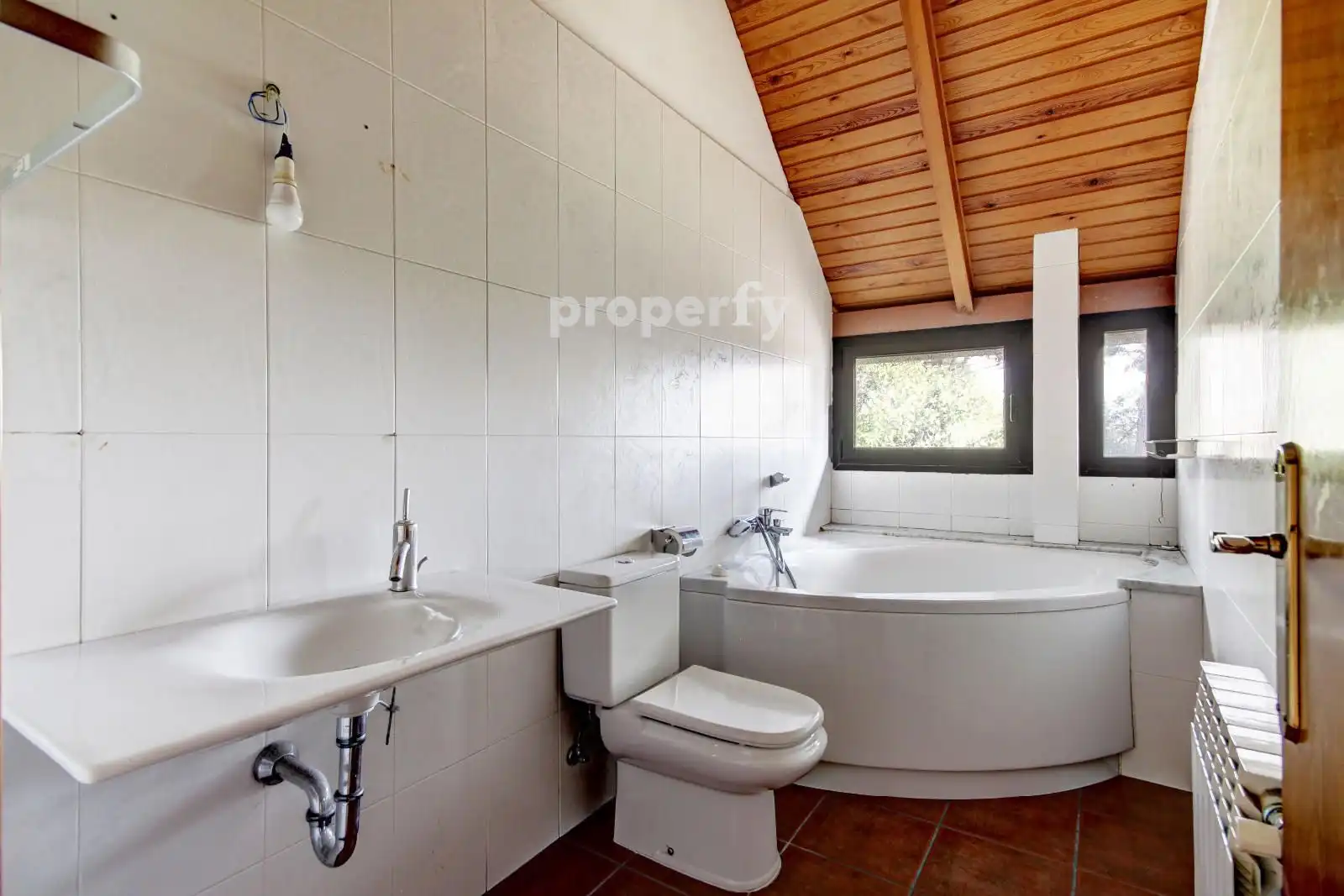 Bathroom of Houses for sale in Caldes de Malavella  with Heating, Private garden and Parquet flooring