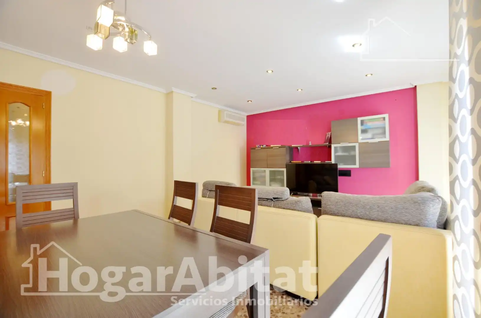 Sala de estar de Piso en venta en Tavernes de la Valldigna con Aire acondicionado, Calefacción y Trastero
