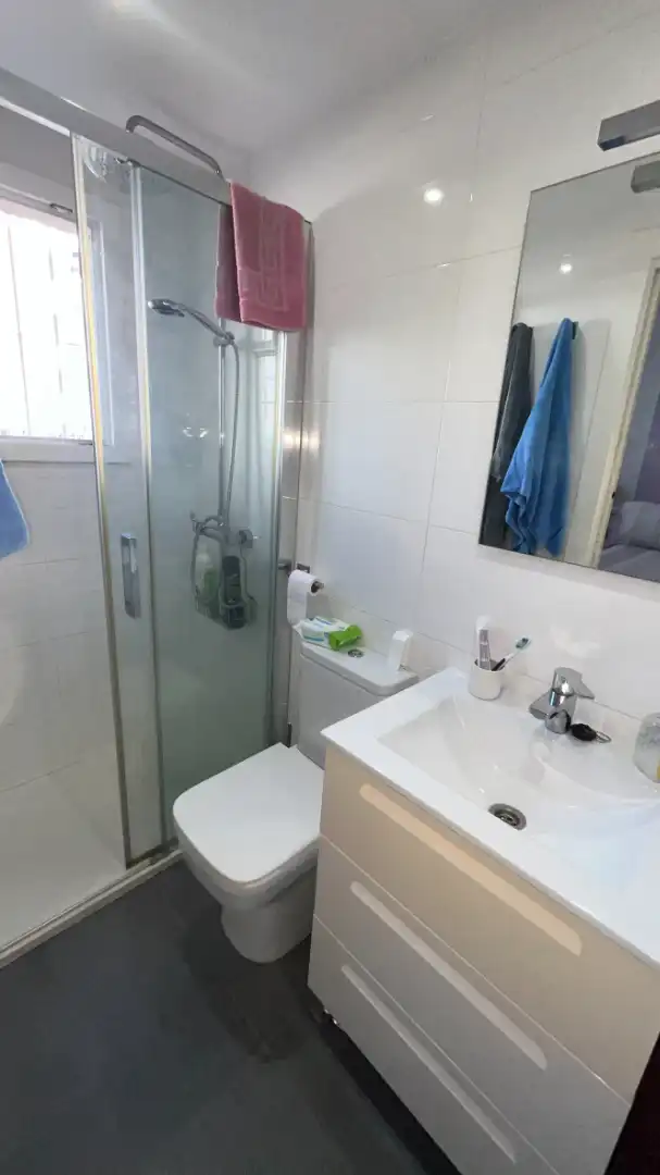 Bathroom of Ground floor for sale in Rincón de la Victoria  with Air Conditioner, Heating and Terrace