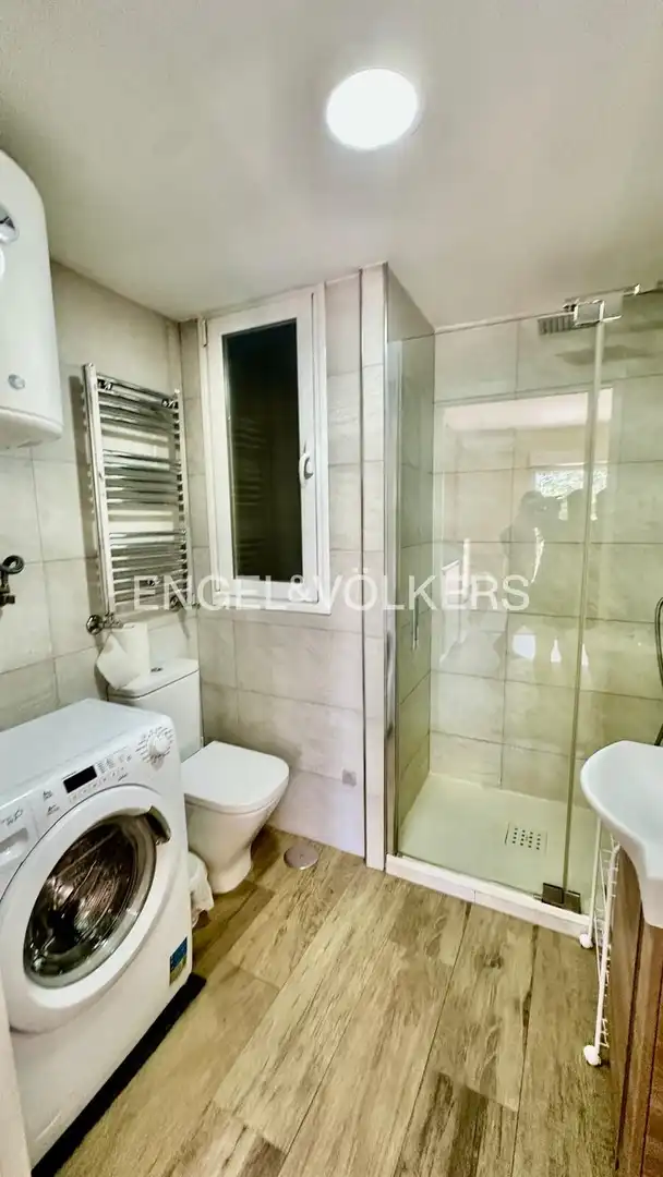 Bathroom of Flat for rent in Madrid  with Air Conditioner, Heating and Furnished