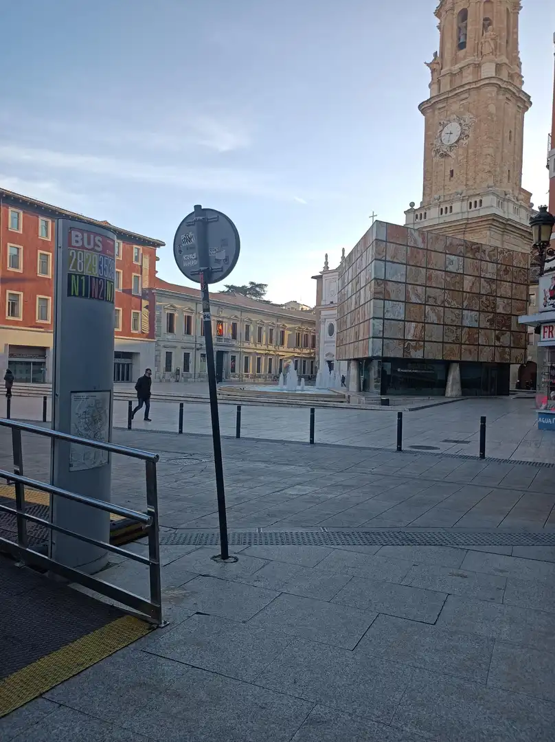 Vista exterior de Local en venta en Zaragoza